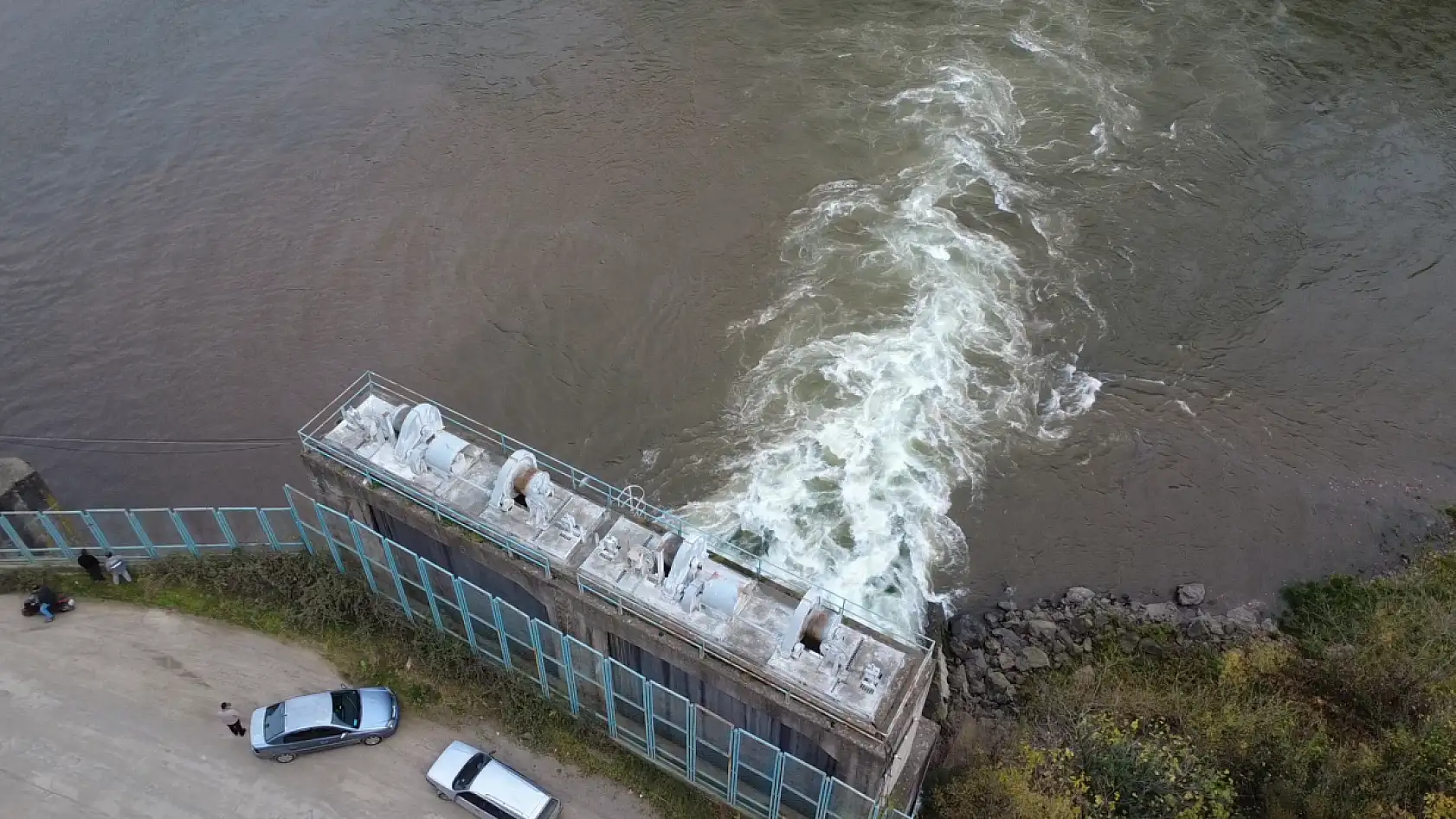 Yeşilırmak'ta Hareketlilik! Günler sonra baraj kapağı açıldı!