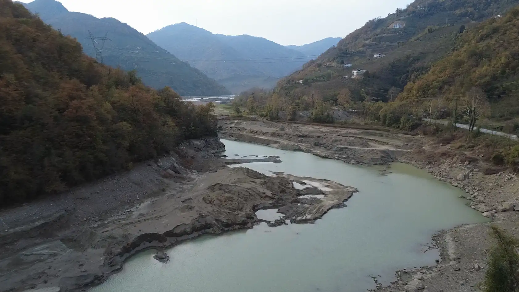 Yeşilırmak'ta Hareketlilik! Günler sonra baraj kapağı açıldı!