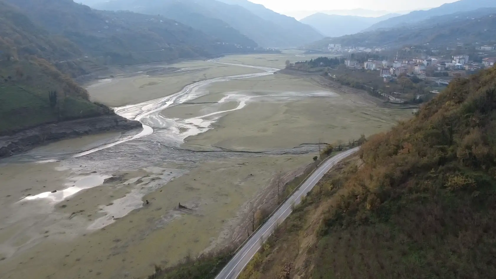 Yeşilırmak'ta Hareketlilik! Günler sonra baraj kapağı açıldı!