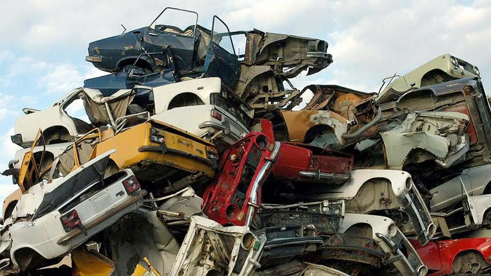 Hurda Araç Teşviki ve ÖTV İndirimi Meclis'ten Geçti mi? İşte Son Durum ve 'İlk Arabam' Destek Programı Detayları