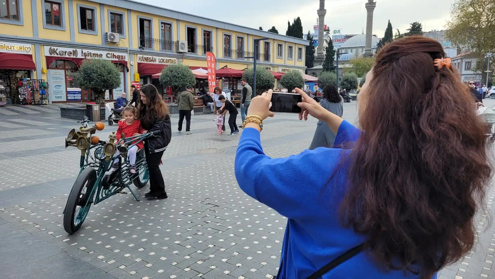 Traktör farını söktü, fayton fenerini taktı: Bu bisiklet 4 yıllık inatla yapıldı!
