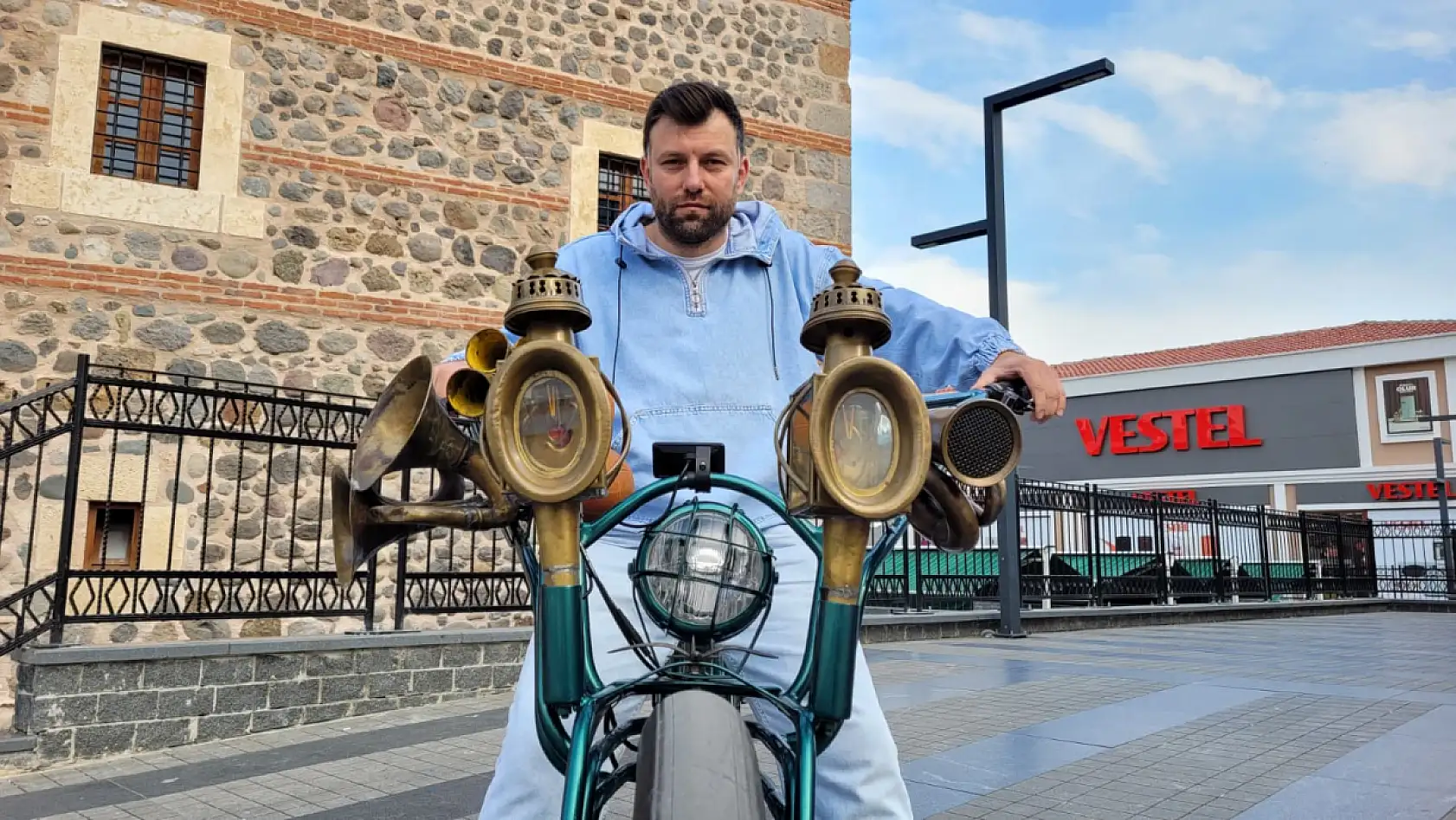 Traktör farını söktü, fayton fenerini taktı: Bu bisiklet 4 yıllık inatla yapıldı!