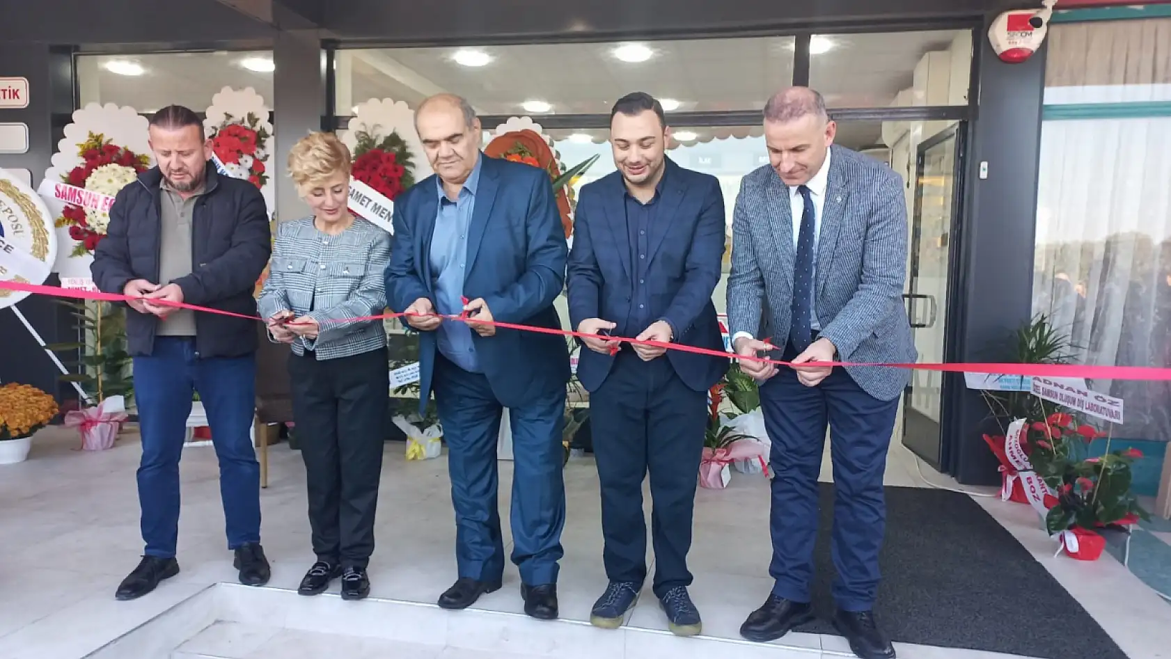 Çarşamba'da Yeni eczane hizmete açıldı, Menteşoğlu ailesinden anlamlı yatırım