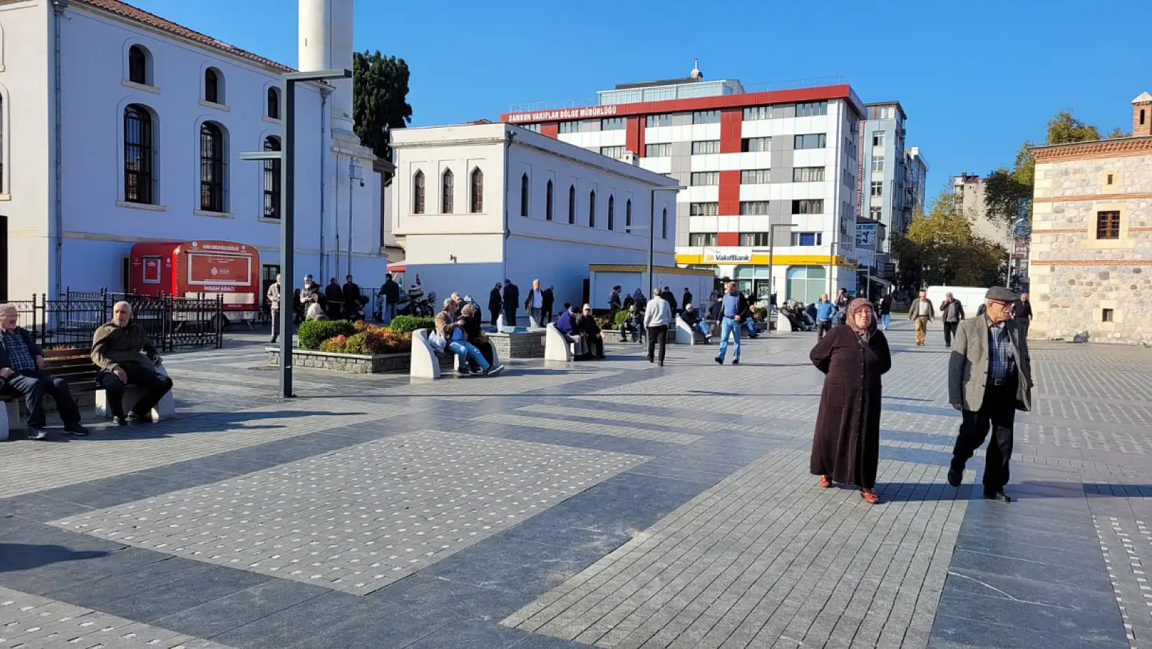 Samsunlular güneşli havanın tadını çıkardı