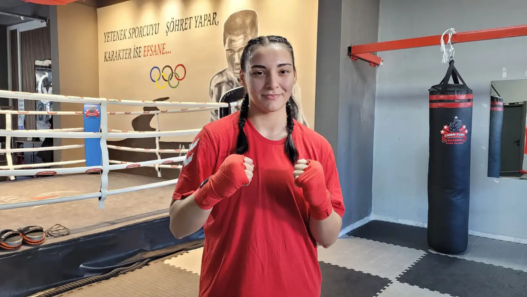 Avrupa Şampiyonu milli boksör Ayşenur Karaoğlan'ın hedefi olimpiyat madalyası