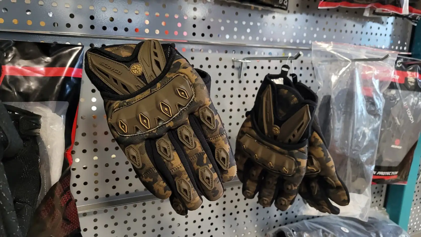 Motosiklet ve traktör sürücülerine eldiven ve koruyucu gözlük zorunluluğu