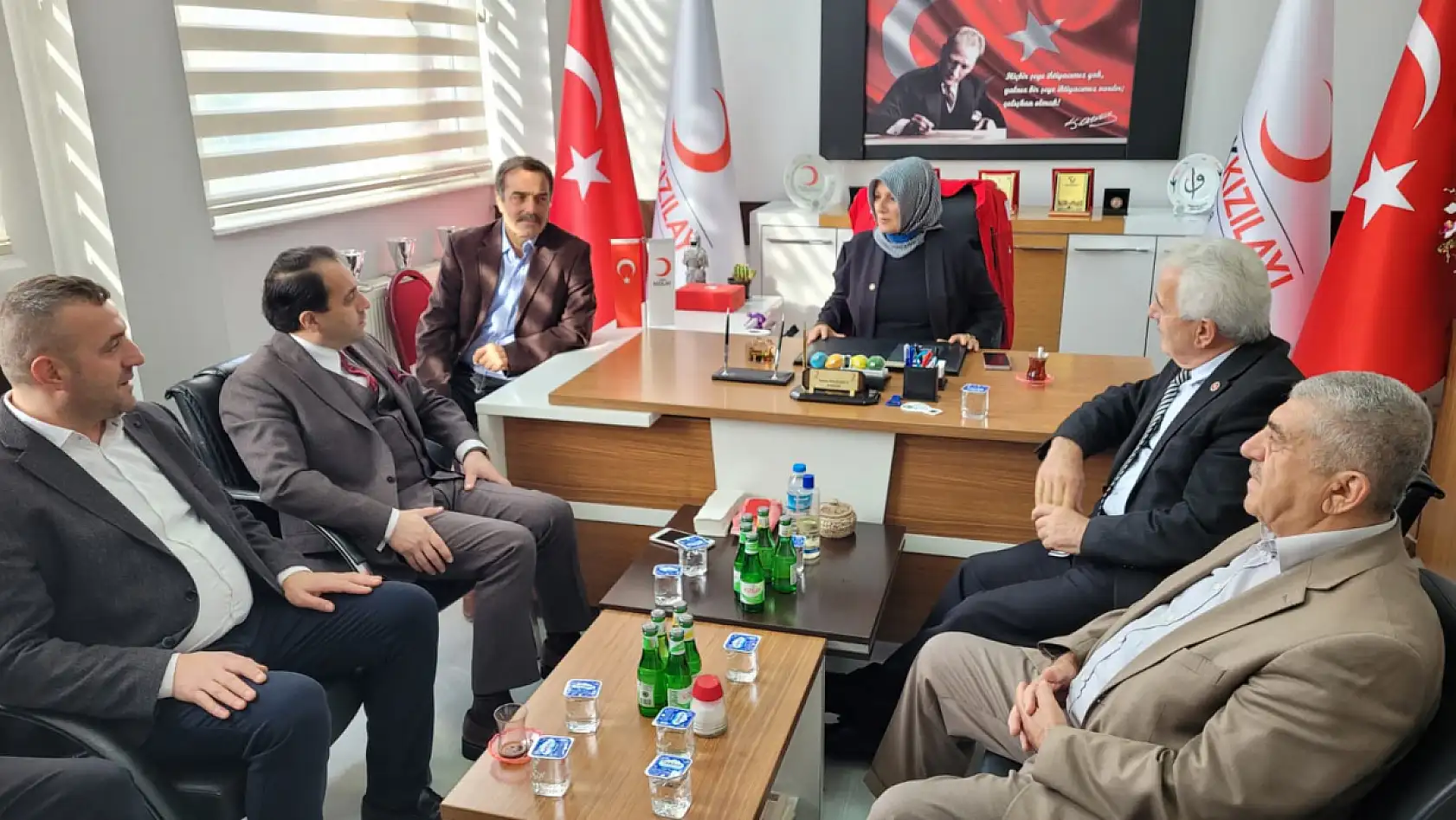 Kızılaydan çocuklara kışlık destek