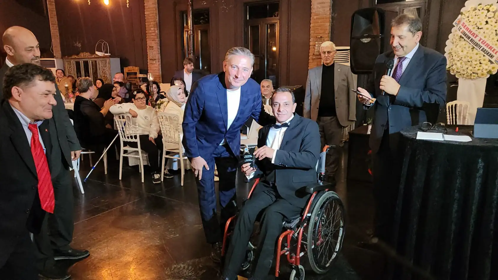 Samsun'da engelleri aşan başarılar ödüllendirildi