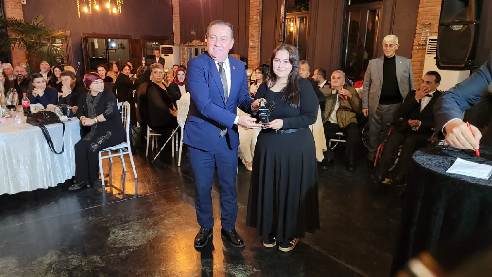 Samsun'da engelleri aşan başarılar ödüllendirildi