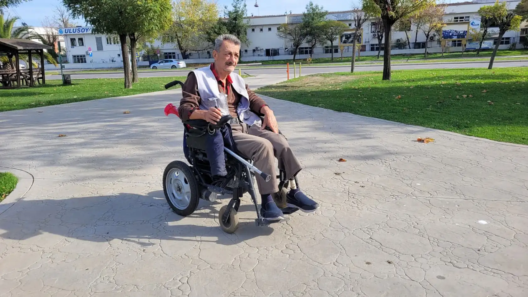 Alkol onu engelli bıraktı, meslek hatıraları ayakta tuttu