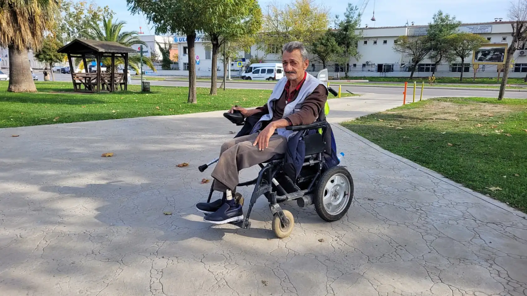 Alkol onu engelli bıraktı, meslek hatıraları ayakta tuttu