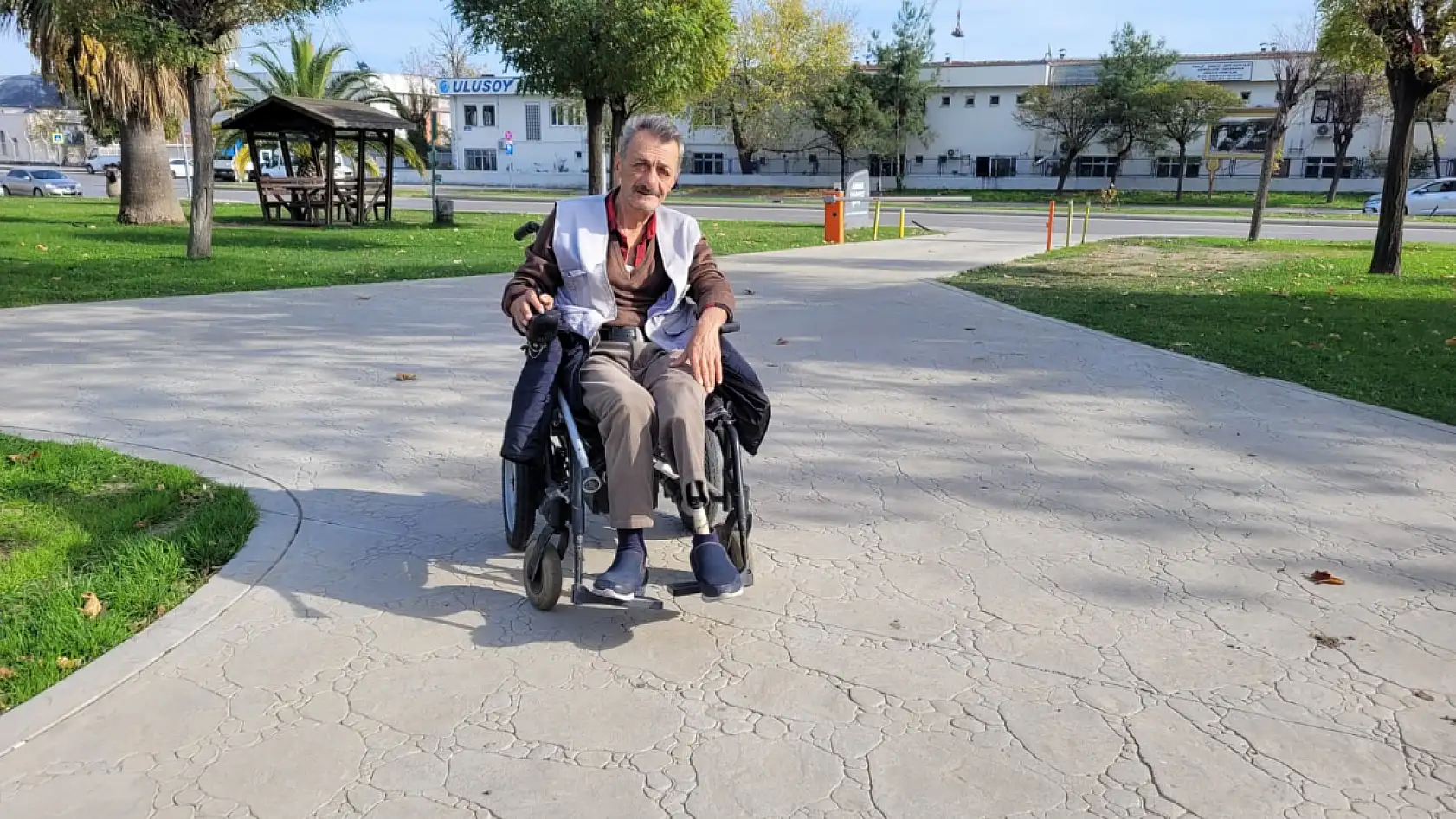 Alkol onu engelli bıraktı, meslek hatıraları ayakta tuttu