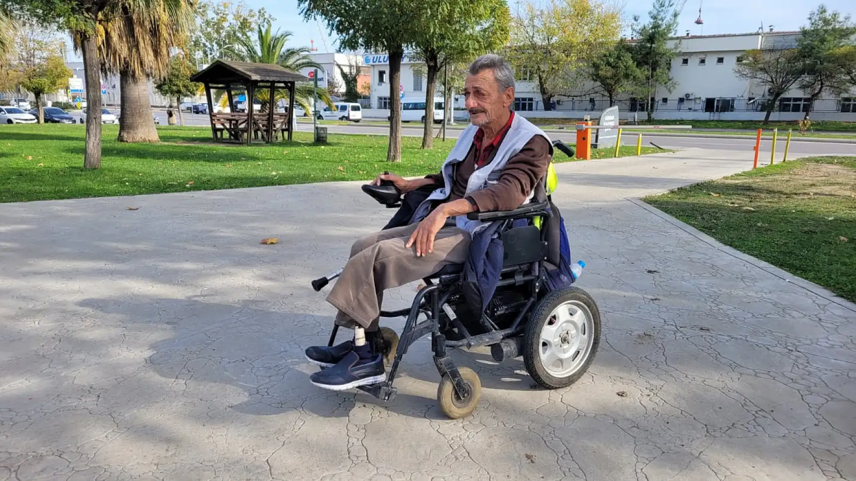 Alkol onu engelli bıraktı, meslek hatıraları ayakta tuttu