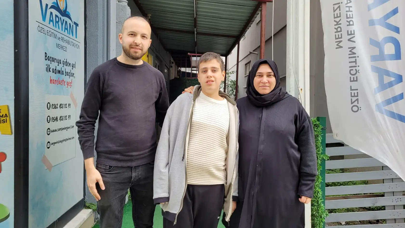 Otizmli Tarık Arda dünyasını müzikle renklendiriyor