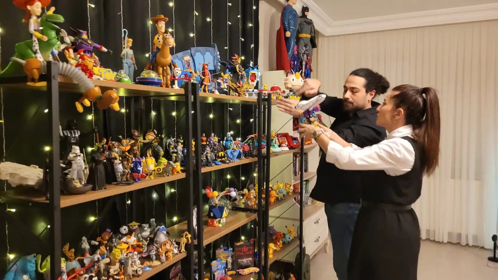 Evin her köşesi oyuncak: 2 bin figürlük koleksiyonlarını 3D yazıcıyla büyütüyorlar