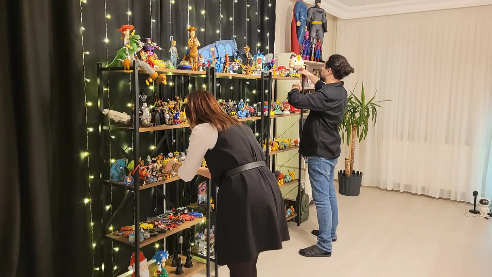 Evin her köşesi oyuncak: 2 bin figürlük koleksiyonlarını 3D yazıcıyla büyütüyorlar