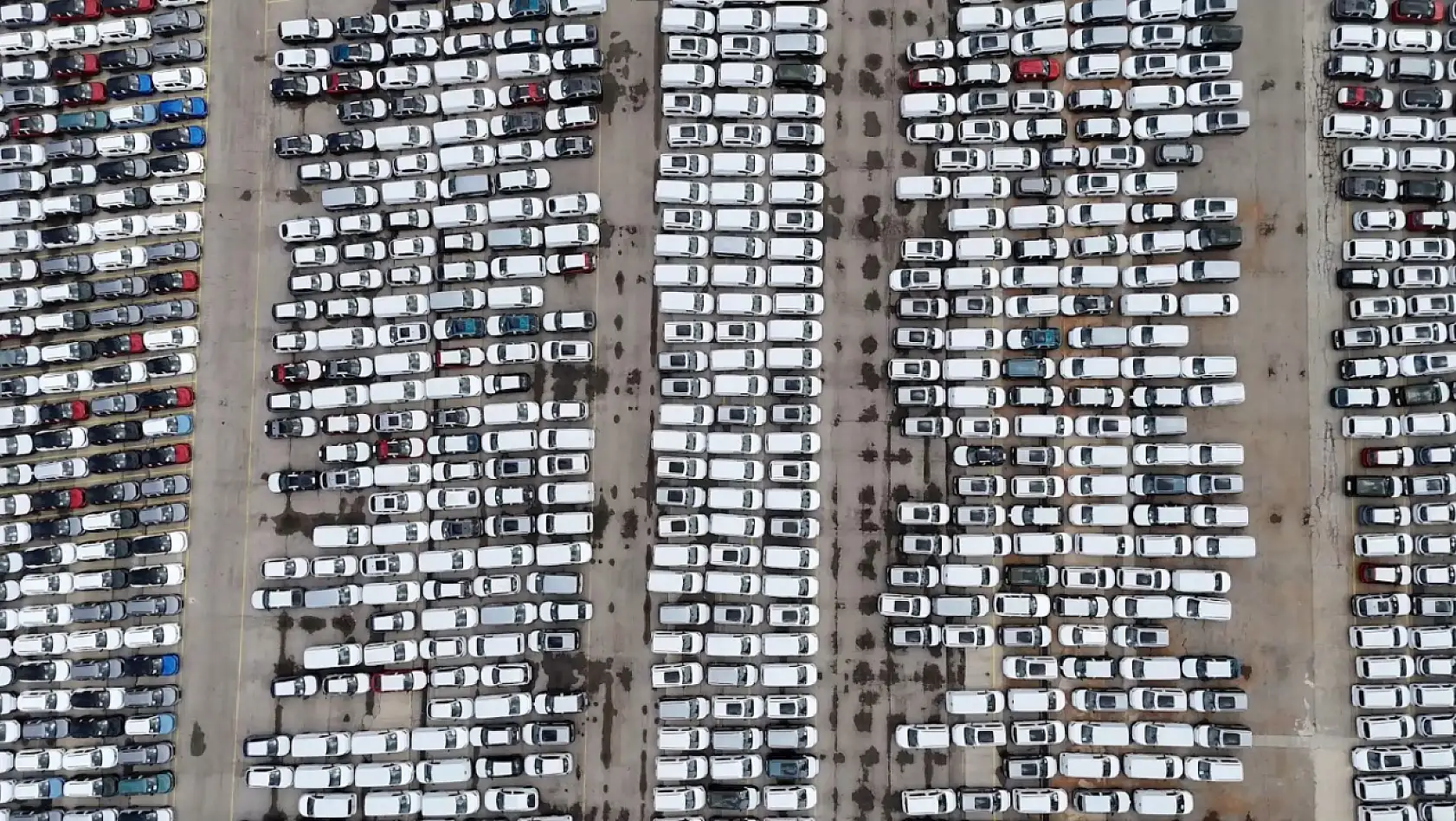 Binlerce araç havadan görüntülendi