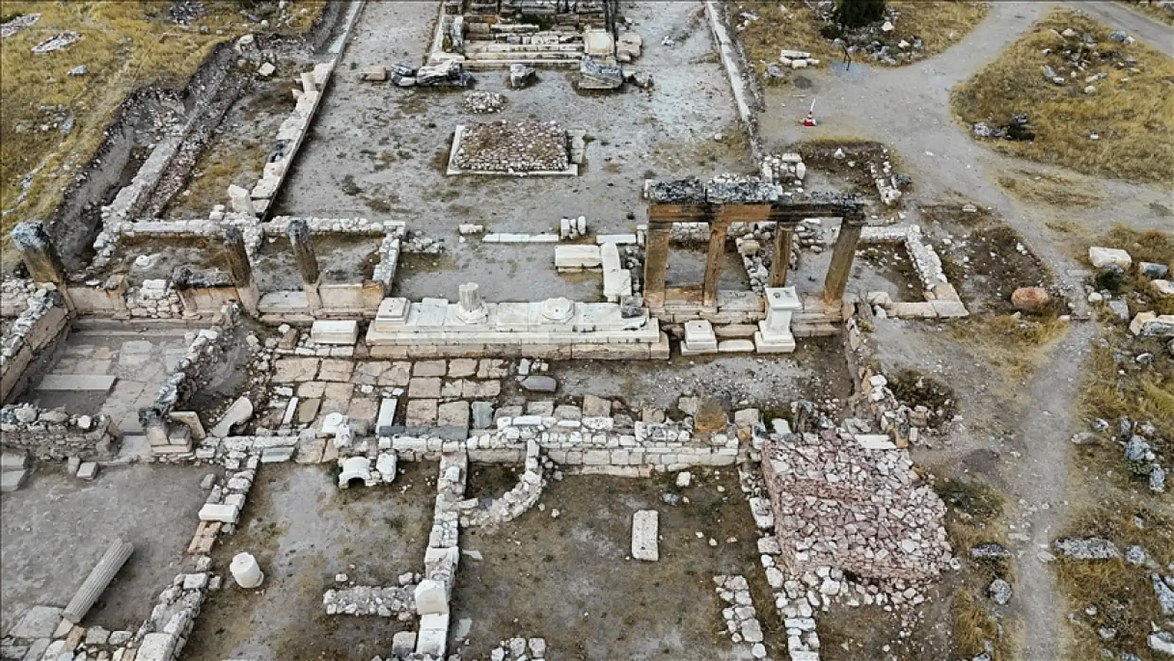 Blaundos Antik Kenti'nde yeni kalıntılara ulaşıldı