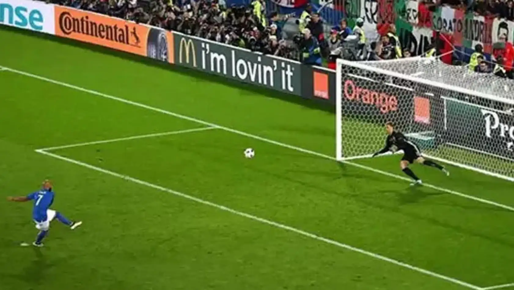 FIFA'dan tarihi penaltı kararı!