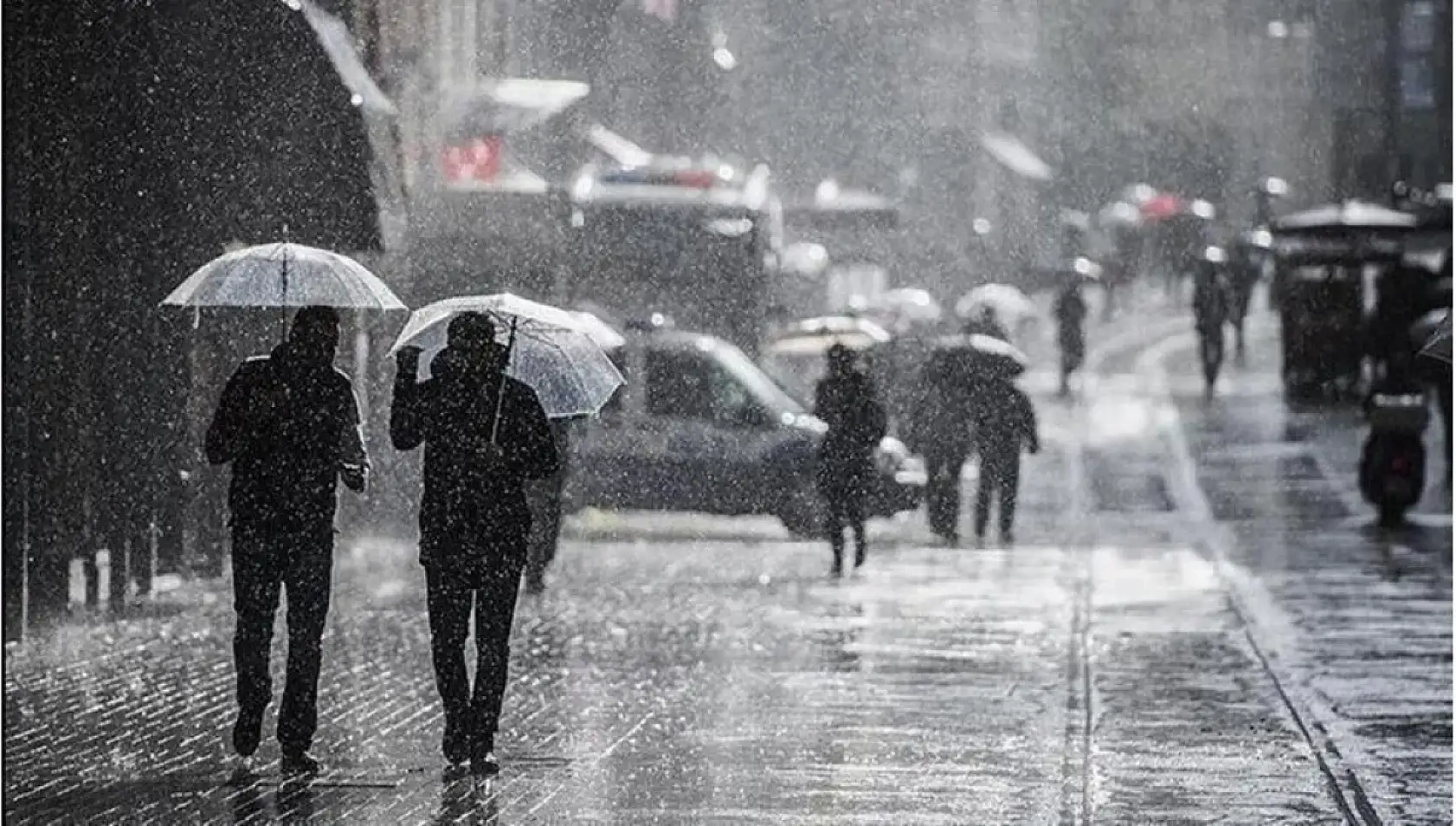 Meteoroloji Uyardı: İstanbul Dahil 9 İlde Sağanak Yağış Bekleniyor