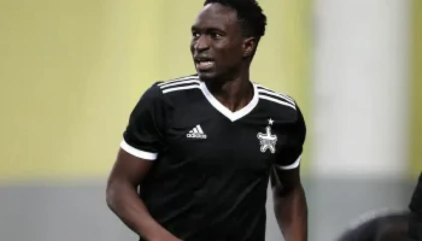 Avrupa Tecrübeli Ön Libero Süper Lig Yolunda! İmza Kapıda