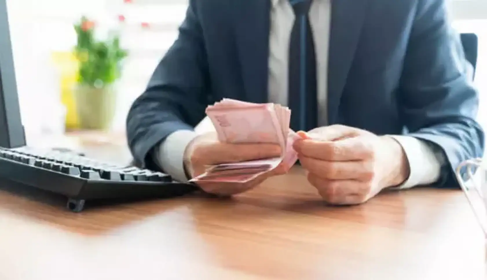 Emekli ve Memur Zammı Netleşiyor: 2026 Ocak'ında Alınacak Zam Oranları Belli Oldu