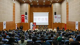 Şeref Malkoç: 'Türkiye'ye Yakışan Yeni ve Sivil Bir Anayasa Şart'