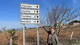 Bu köy yaklaştıkça uzaklaşıyor: Yön levhaları şaşırtıyor