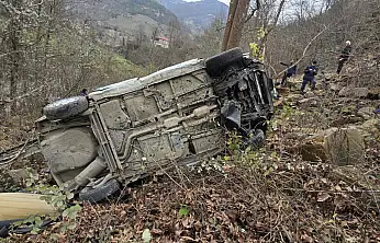 Ayvacık'ta Can Pazarı: Otomobil Devrildi