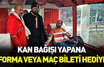 Kan bağışı yapana forma veya maç bileti hediye