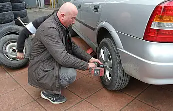 Lastikçiler Kış Mesaisinde