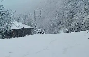 Salıpazarı Karla Beyaza Büründü