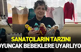 Sanatçıların tarzını oyuncak bebeklere uyarlıyor