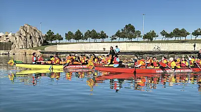 120 özel sporcu Dragon Bot'ta kürek çekti