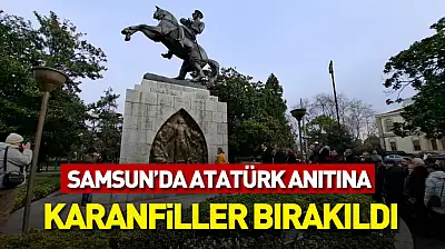 Samsun'da Atatürk Anıtına karanfiller bırakıldı