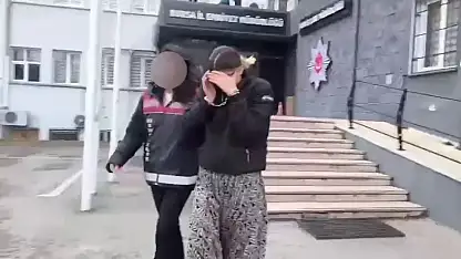 107 suç kaydı olan kadın hırsız, polis baskınında baza altında yakalandı