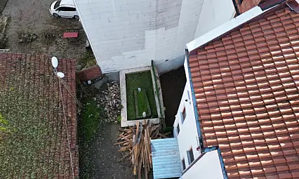 Binalar arasında kalan türbe unutulmaya yüz tuttu