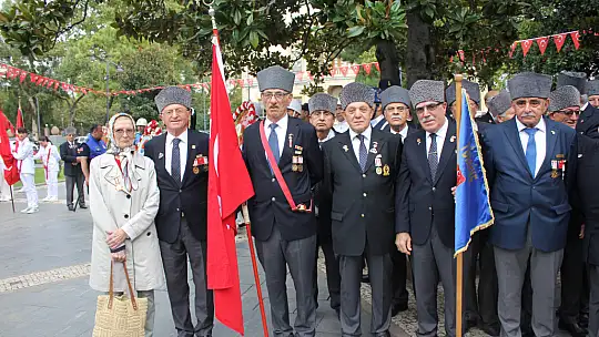'Yokluk içinde istiklaline sahip çıkan bir millet'