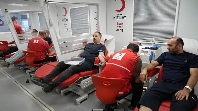 1.472 Kişi Kan Verdi, 32 Kişi Kök Hücre Bağışladı