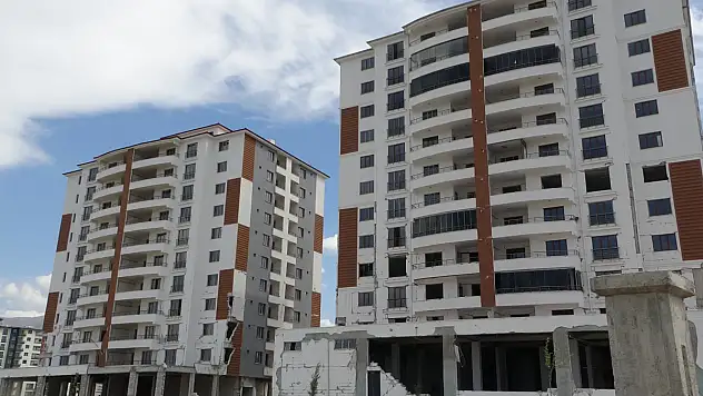 Depremin vurduğu milyonluk dairelerde yıkım için gün sayılıyor