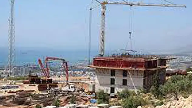 Depremlerden etkilenen İskenderun'da 1451 kalıcı konutun inşası sürüyor