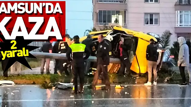 Samsun'da ticari taksi direğe çarptı: 2 yaralı