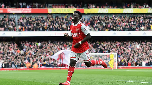Arsenal, Bukayo Saka'nın sözleşmesini 2027'ye kadar uzattı