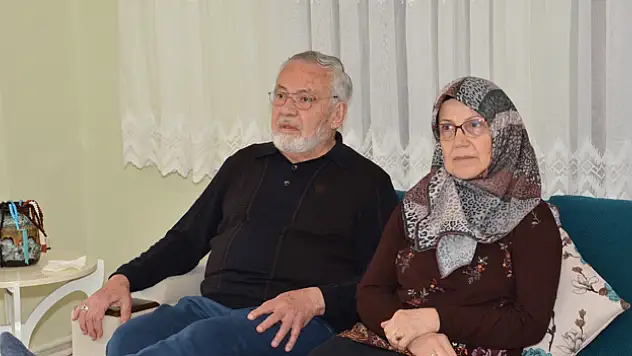 Ameliyatına aldırış etmeden 220 kilometre gidip havalimanında oy kullandı