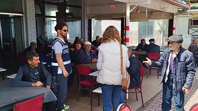 Yakakent'te aile içi ve kadına yönelik şiddetle mücadeleyle ilgili bilgilendirme yapıldı