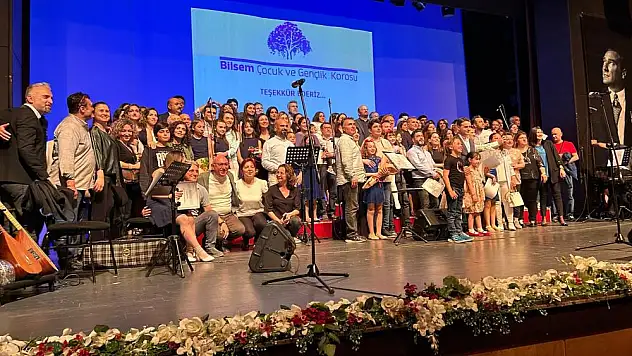 Çocuk ve Gençlik Korosu'ndan 12 farklı dilde konser