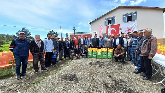 Çiftçilere 28 ton katı organik gübre dağıtıldı