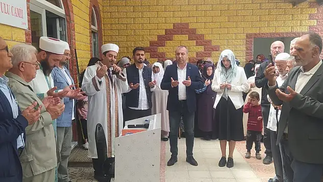 Asarcık'ta hacı adayları kutsal topraklara uğurlandı