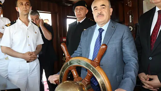 İşgal ordularını Çanakkale Boğazı'na gömen Nusret Mayın Gemisi'nin müzesine yoğun ilgi