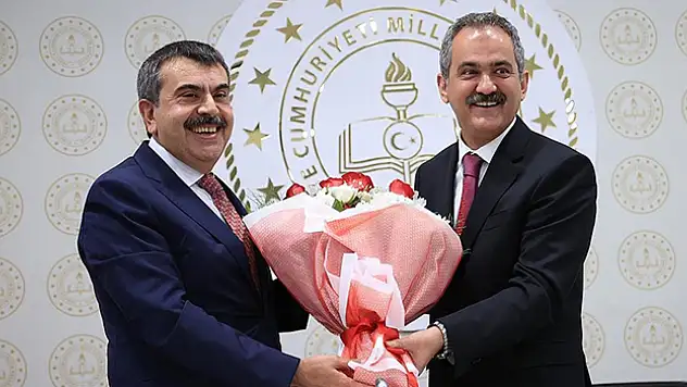 Bakan Tekin: Bütün paydaşlarla birlikte Türk milli eğitim sistemini hak ettiği yere çıkarmak için mücadele edeceğiz